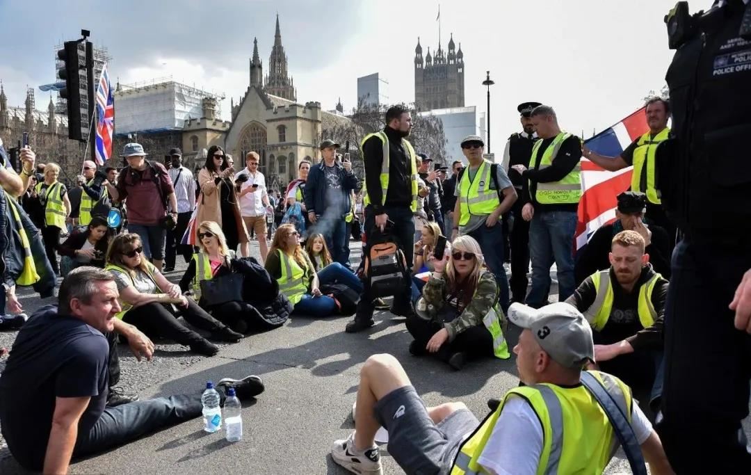 UK UK